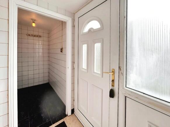 3 bed Semi-Detached to rent Image 11