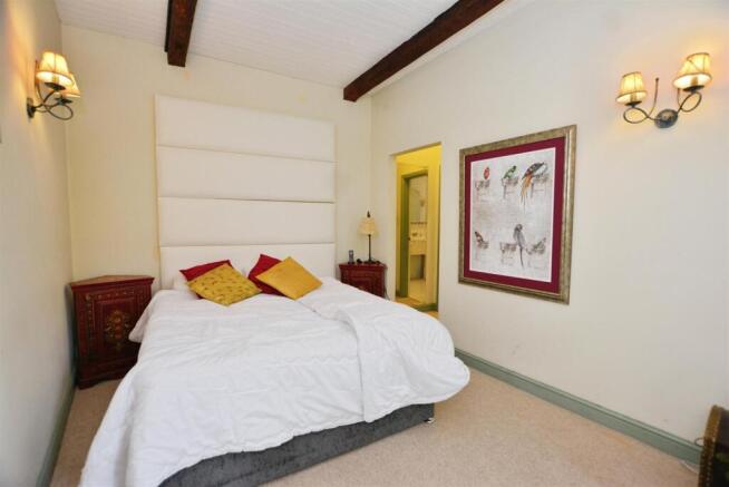 2 bed Semi-Detached for sale Image 5
