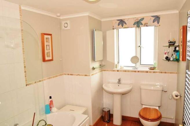BATHROOM/WC