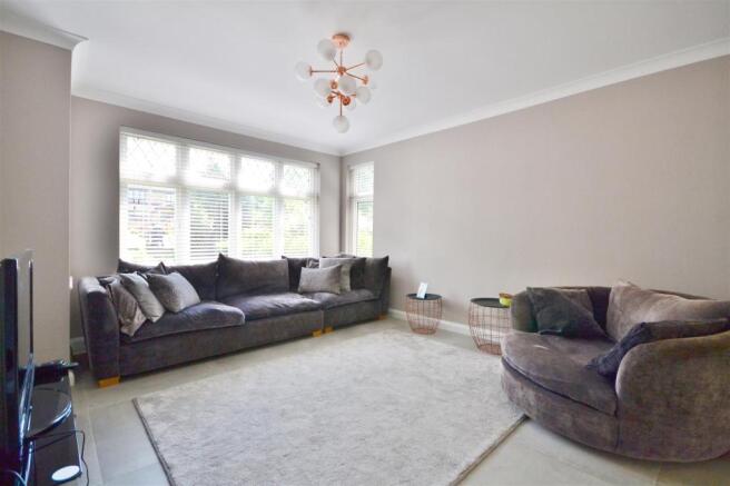 sitting room 2.JPG
