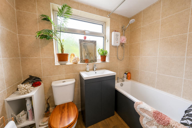 3 bed Terraced for sale Image 10