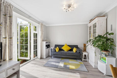 Minstrel Gardens, Surbiton, KT5