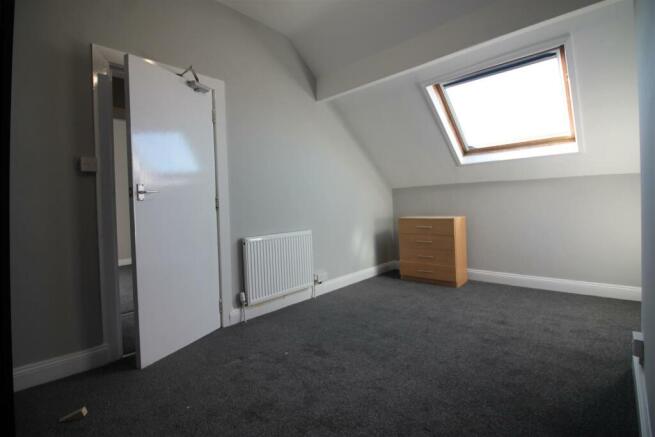 6 bed House to rent Image 4