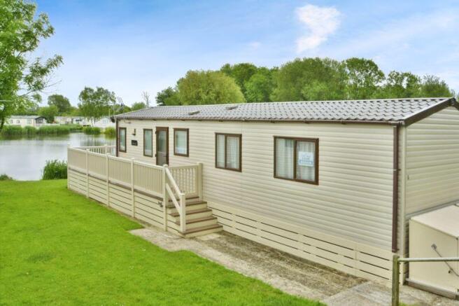 2-bed caravan on Mallard Lake, Cotswold Hoburne, Cotswold Water Park, £34,995