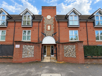 Leret Way, Royal Swan Quarter Leret Way, KT22