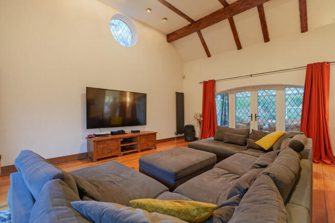5 bed Barn Conversion for sale Image 10