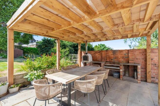4 bed Detached for sale Image 12