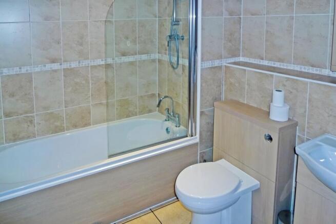 2 bed Flat to rent Image 7