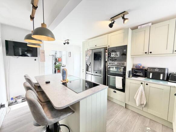 Hurst Avenue, Sale, Trafford photo 4