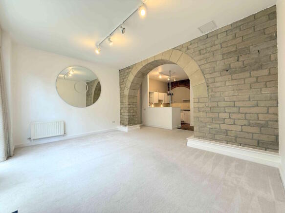 2 bed Apartment for sale Image 4