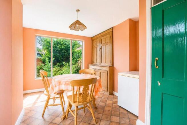 5 bed Semi-Detached for sale Image 4