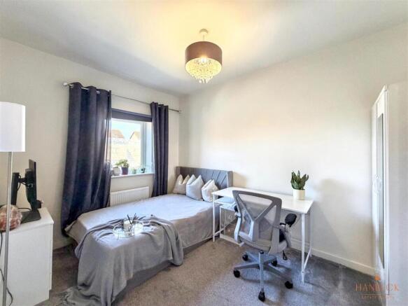 3 bed Terraced for sale Image 10