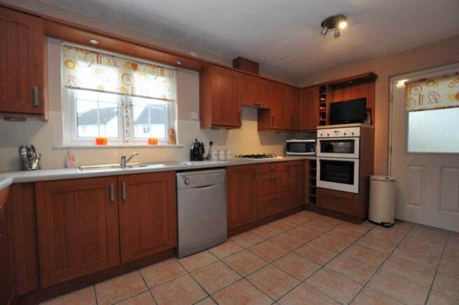 7 Kitchen.JPG