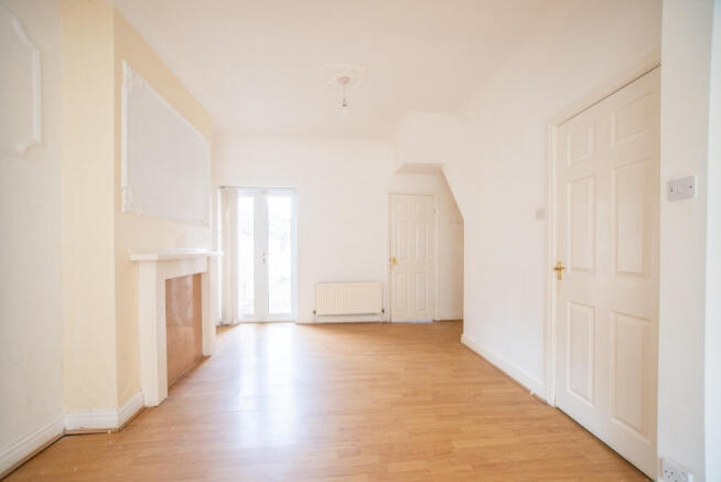2 bed End of Terrace to rent Image 4
