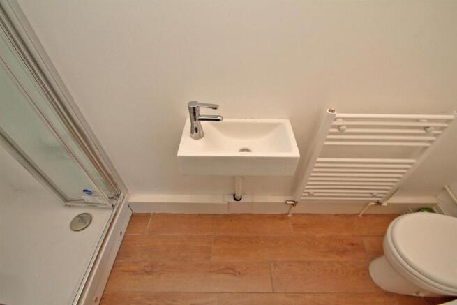 EN SUITE SHOWER/WC