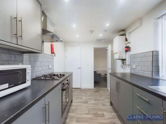 5 bed Terraced for sale Image 6