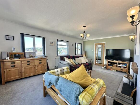 Living Room.jpg
