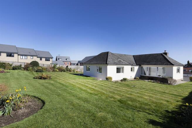 3 bed Detached Bungalow for sale Image 4