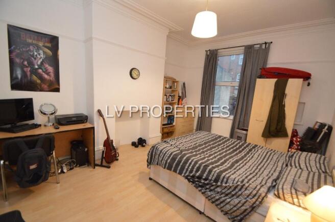 6 bed Terraced to rent Image 11