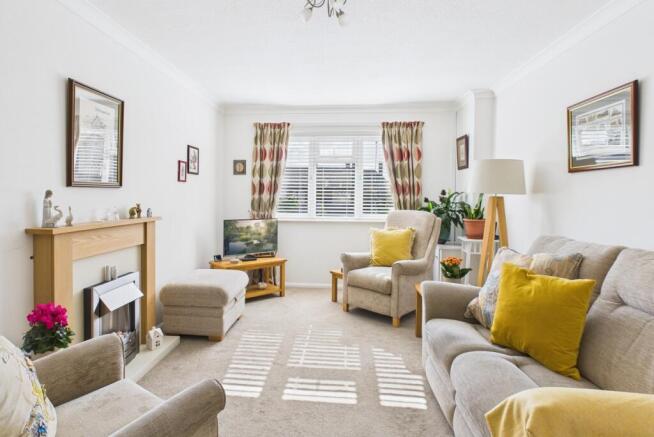 CAM02519G0-PR0345-STILL005