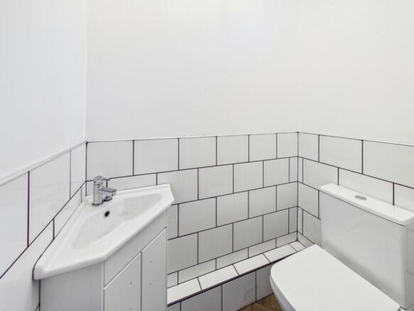 3 bed Semi-Detached for sale Image 11