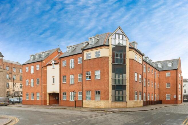 2 bed Apartment for sale Image 7