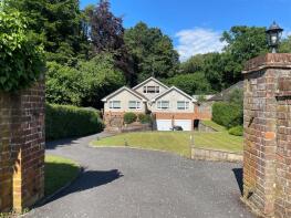 84, Shiplake Bottom, Peppard Common, Henley-on-thames RG9 5HP
