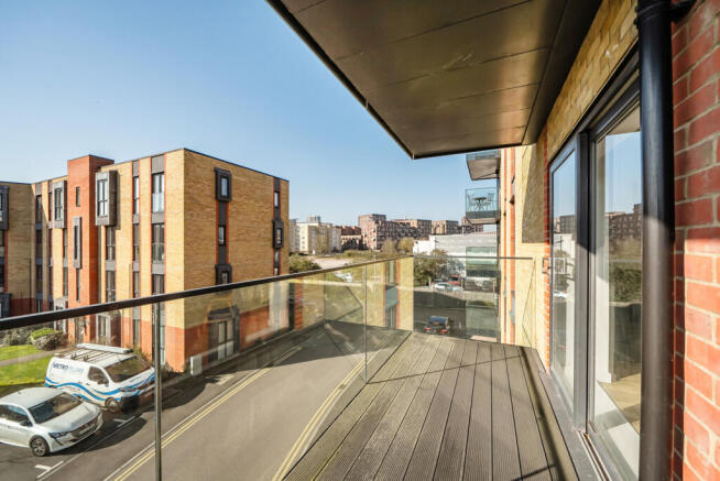 1425773-17-69bbc8...