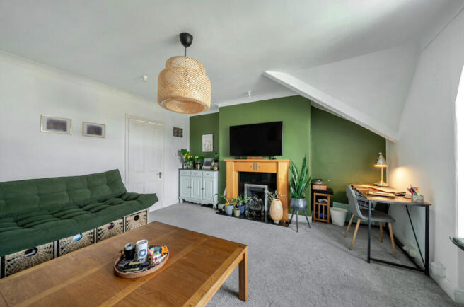 2 bed Flat for sale Image 5