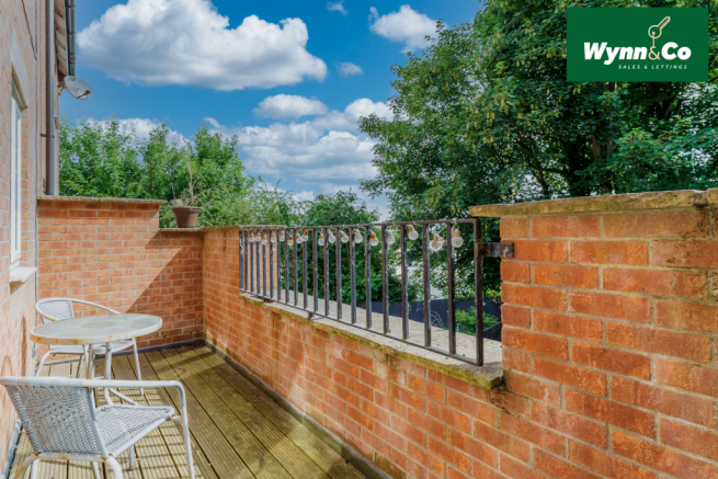 4 bed Town House for sale Image 12