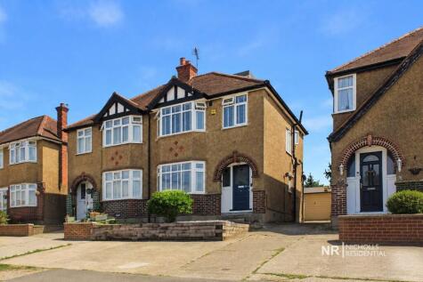 Leatherhead Road, Chessington, Surrey. KT9