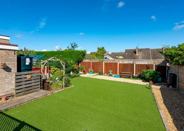 11 Romsley View-gdn2.jpg