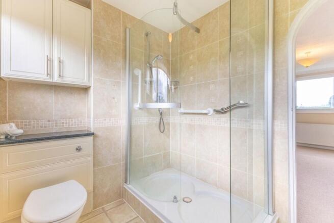 EN SUITE
