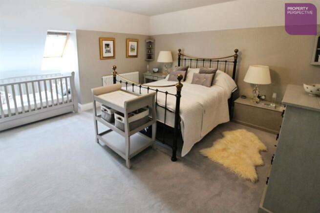 2 bed Link Detached House for sale Image 12