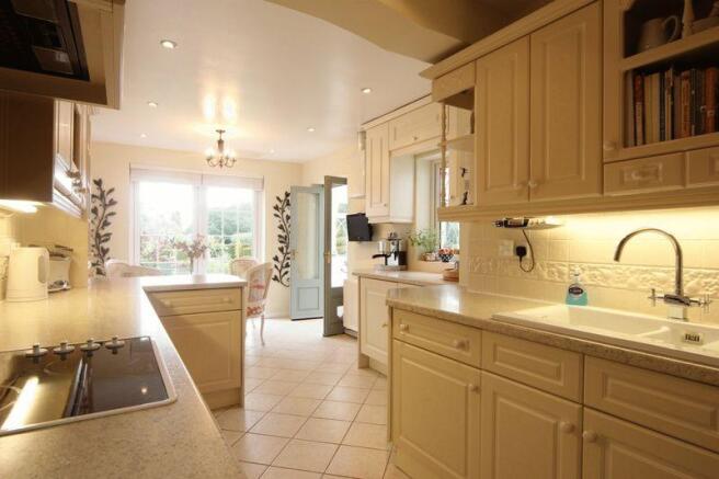 Kitchen / Dini...