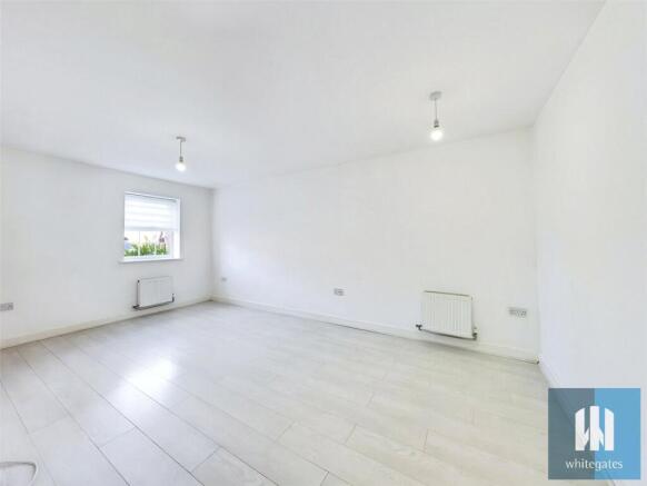 2 bed Terraced to rent Image 6