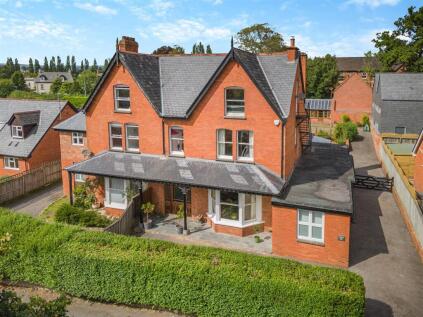Blundells Avenue, Tiverton