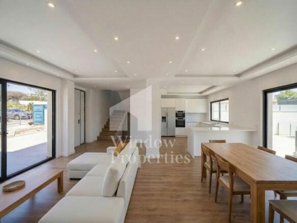 Contemporary 3+1 Bedroom Villa with Private Pool, Gambelas - Faro