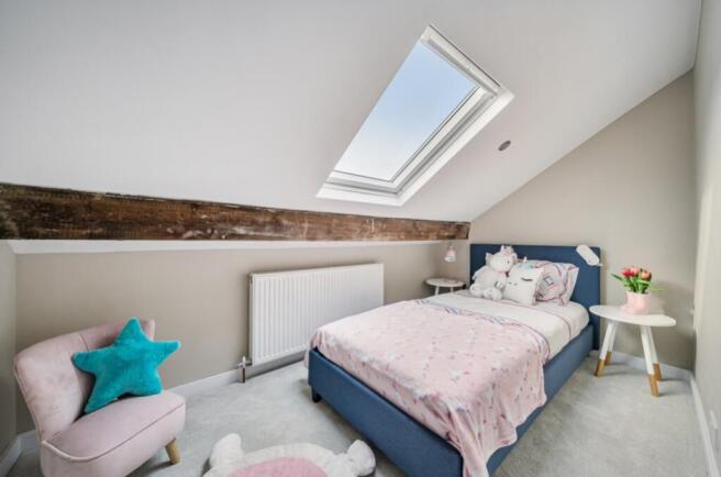 4 bed Terraced to rent Image 8
