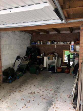 Garage Picture 1.jpg