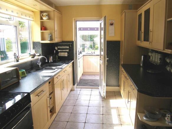 KITCHEN:
