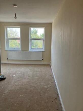 1 bed Ground Flat to rent Image 4
