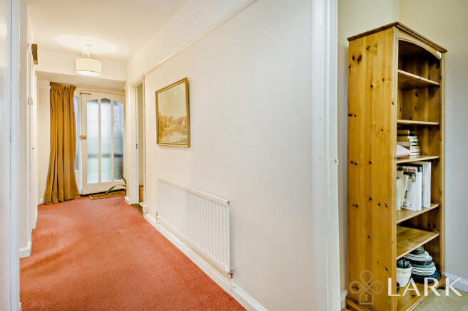 8676980-interior1...