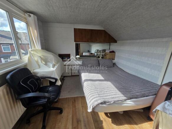 4 bed Bungalow for sale Image 8