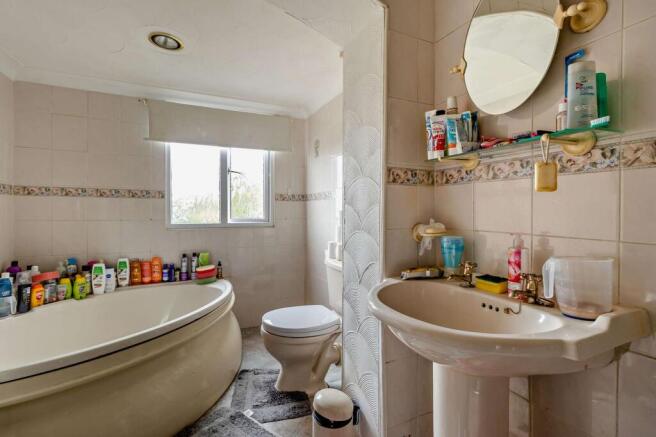 3 bed Semi-Detached for sale Image 12