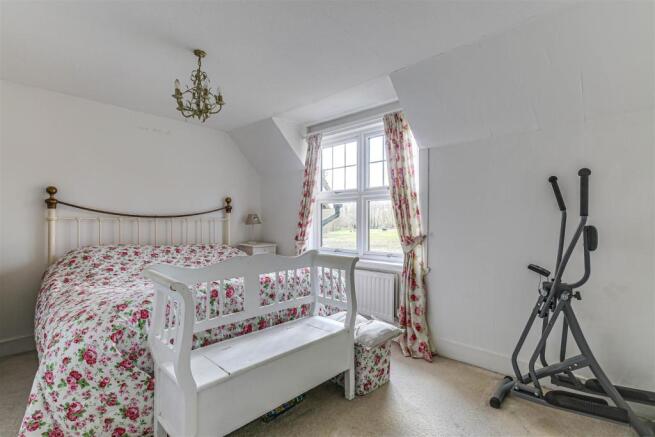 10 Bedroom 1.jpg
