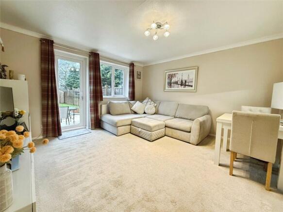 Wargrove Drive, College Town, Sandhurst, Berkshire, GU47 photo 4