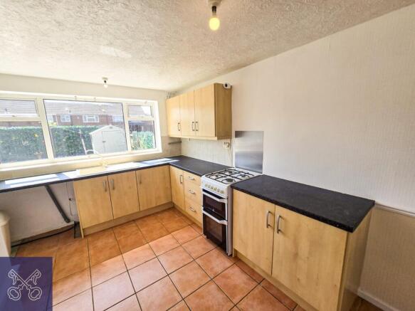 3 bed Terraced to rent Image 9