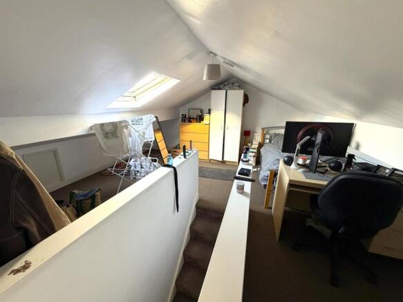 Attic room 2.JPEG