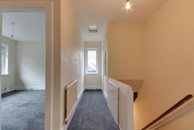 2 bed Apartment to rent Image 6